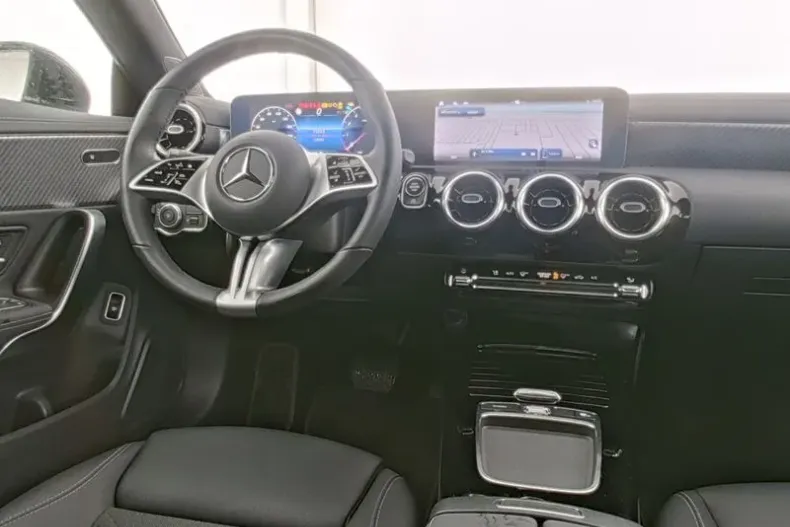 Mercedes-Benz CLA (Clasa CLA) din 2025 cu 19.240 km - oferta MER194214 - foto 5