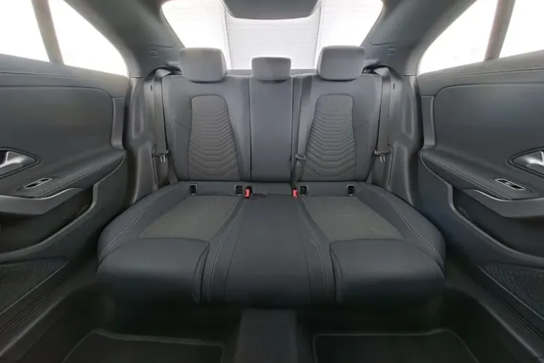 Mercedes-Benz CLA (Clasa CLA) din 2025 cu 19.240 km - oferta MER194214 - foto 7