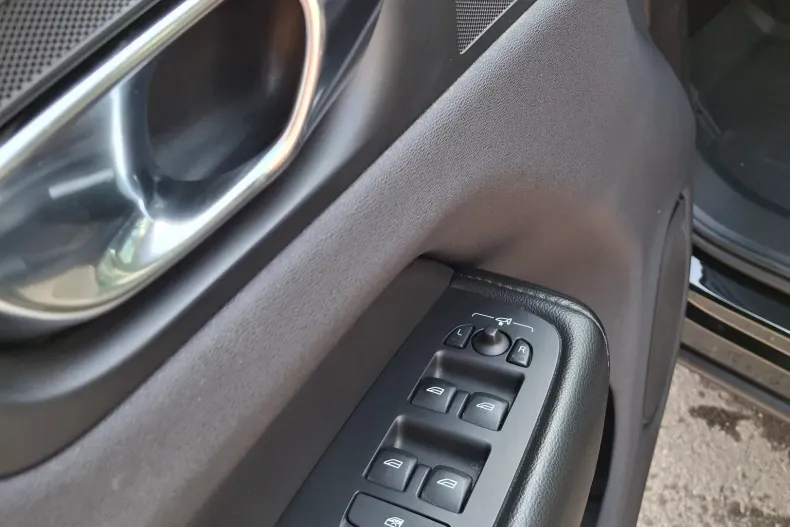 Volvo XC60 din 2021 cu 65.538 km - oferta VOL194241 - foto 12