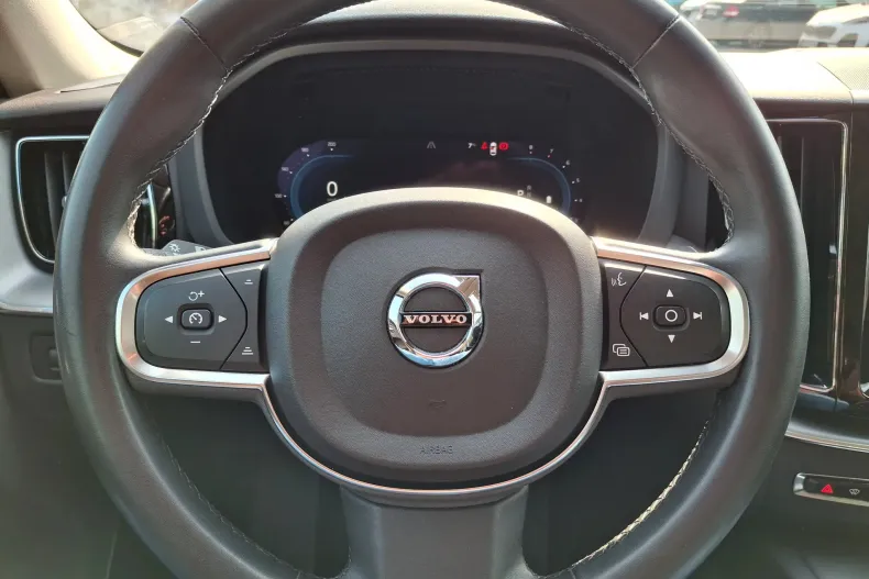 Volvo XC60 din 2021 cu 65.538 km - oferta VOL194241 - foto 16