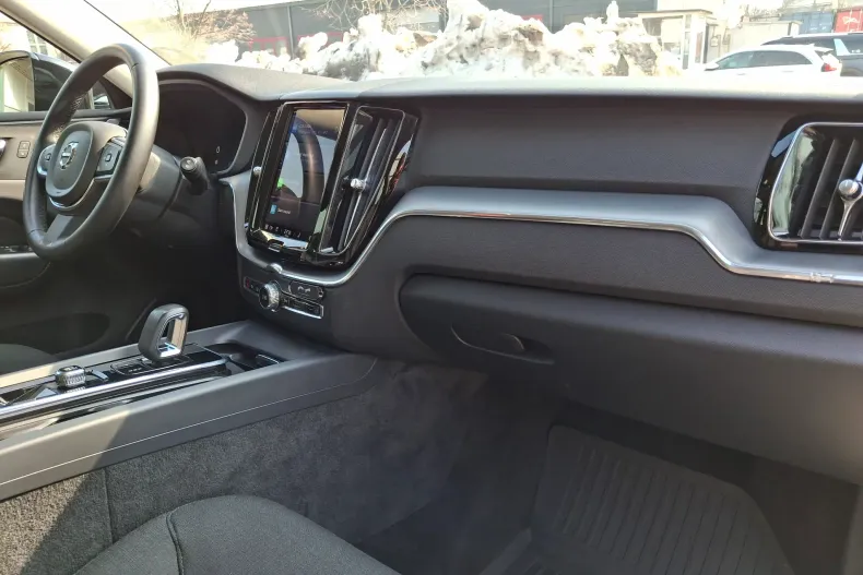 Volvo XC60 din 2021 cu 65.538 km - oferta VOL194241 - foto 34
