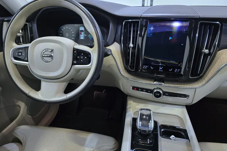 Volvo XC60 din 2021 cu 156.846 km - oferta VOL194244 - foto 6