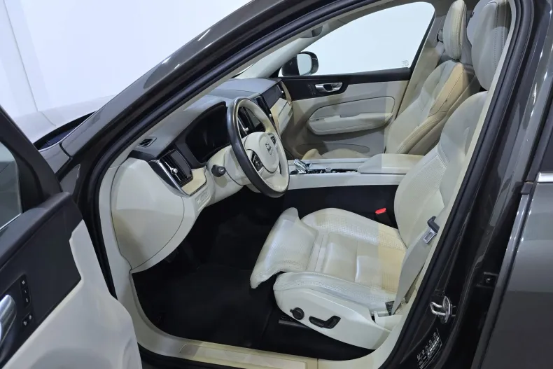 Volvo XC60 din 2021 cu 156.846 km - oferta VOL194244 - foto 7