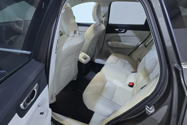 Volvo XC60 din 2021 cu 156.846 km - oferta VOL194244 - foto 12