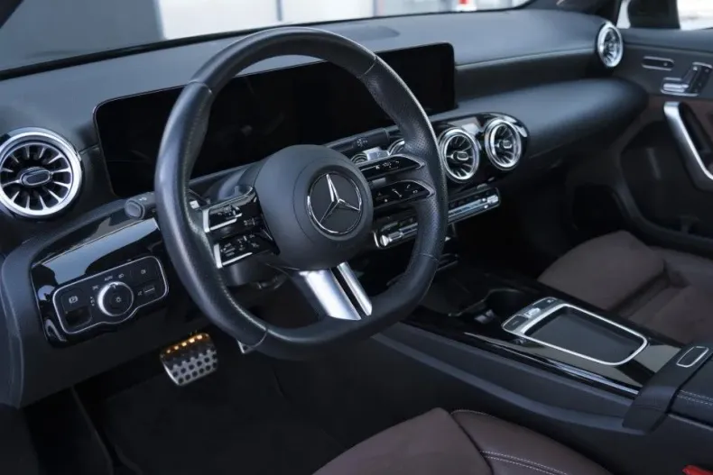 Mercedes-Benz A 250 (Clasa A) din 2024 cu 25.810 km - oferta MER194262 - foto 8