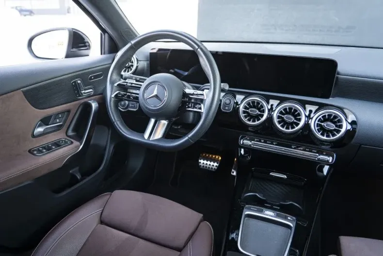 Mercedes-Benz A 250 (Clasa A) din 2024 cu 25.810 km - oferta MER194262 - foto 11