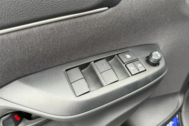 Toyota Yaris Cross din 2025 cu 3.058 km - oferta TOY194276 - foto 19