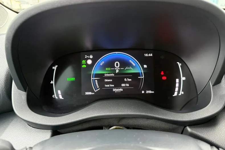 Toyota Yaris Cross din 2025 cu 3.058 km - oferta TOY194276 - foto 25
