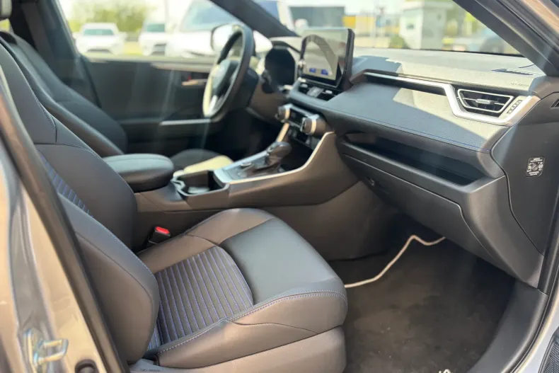 Toyota RAV4 din 2025 cu 5 km - oferta TOY194291 - foto 18