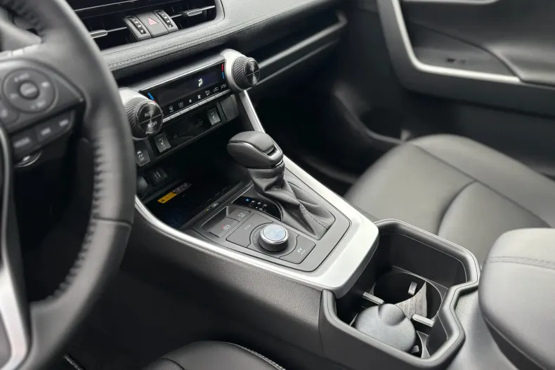 Toyota RAV4 din 2025 cu 4.800 km - oferta TOY194292 - foto 14