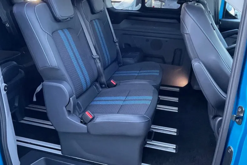 Ford Tourneo Custom din 2024 cu 5 km - oferta FOR194299 - foto 16