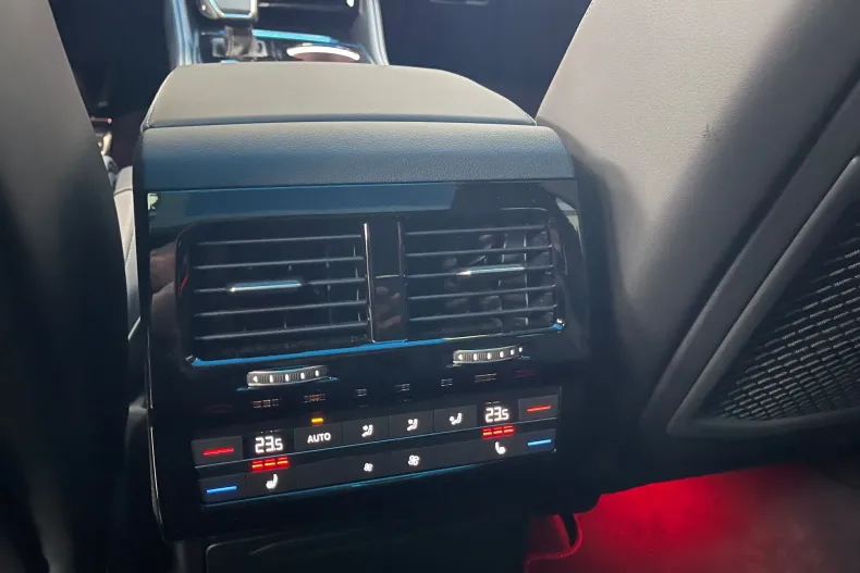 Volkswagen Touareg din 2025 cu 12 km - oferta VOL194300 - foto 22