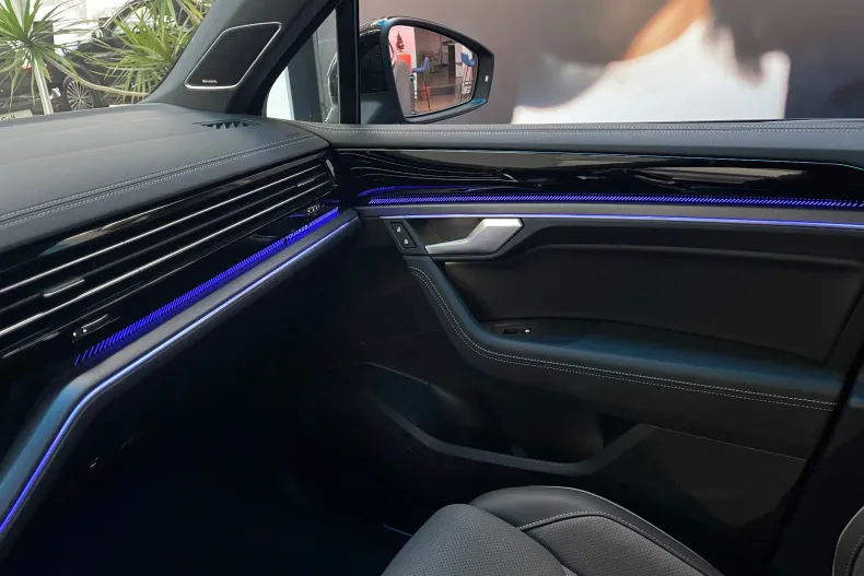 Volkswagen Touareg din 2025 cu 12 km - oferta VOL194300 - foto 24