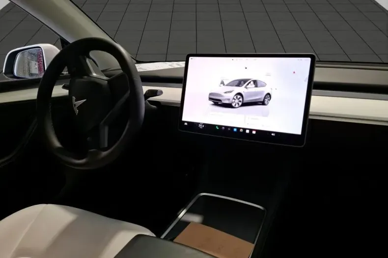 Tesla Model Y din 2023 cu 32.155 km - oferta TES194331 - foto 2