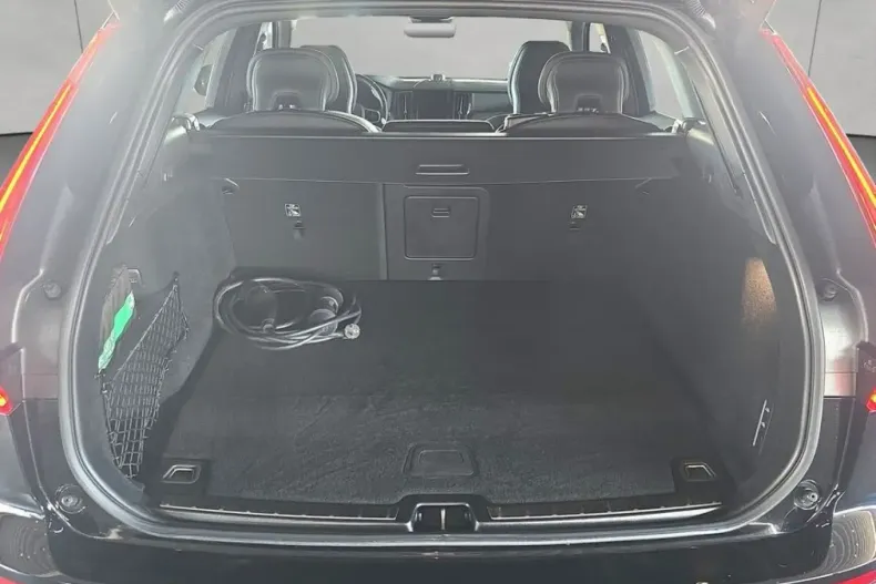 Volvo XC60 din 2025 cu 16.701 km - oferta VOL194370 - foto 4