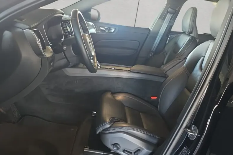 Volvo XC60 din 2025 cu 16.701 km - oferta VOL194370 - foto 7