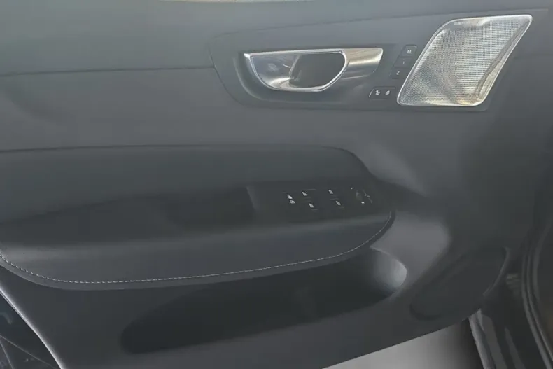 Volvo XC60 din 2025 cu 16.701 km - oferta VOL194370 - foto 14