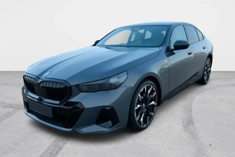 BMW 550 (Seria 5) din 2025 cu 5.900 km - oferta BMW194374 - foto 2