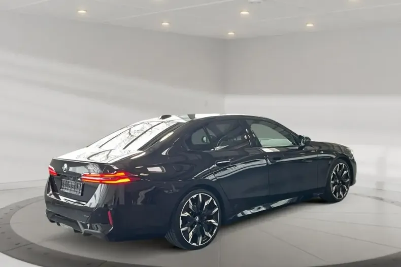 BMW 520 (Seria 5) din 2025 cu 8.369 km - oferta BMW194378 - foto 2