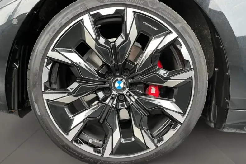 BMW 520 (Seria 5) din 2025 cu 8.369 km - oferta BMW194378 - foto 8