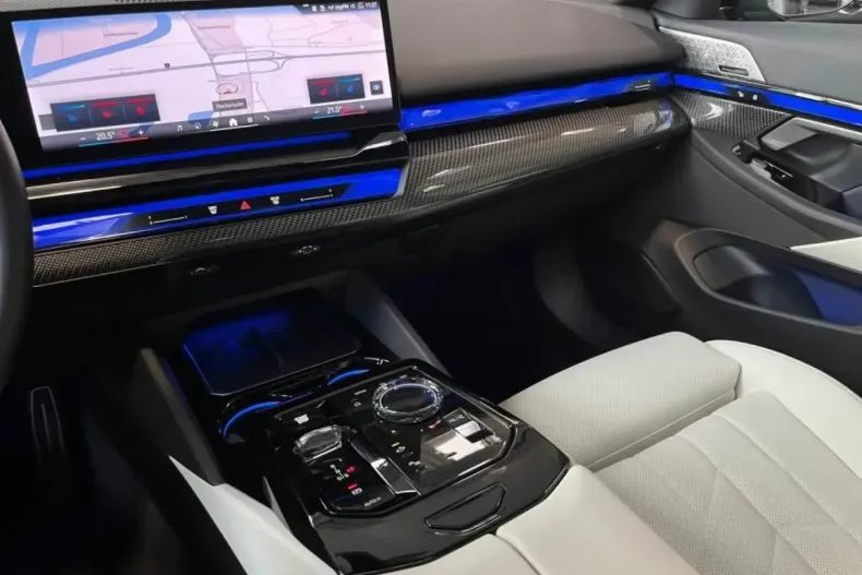 BMW 520 (Seria 5) din 2025 cu 8.369 km - oferta BMW194378 - foto 14