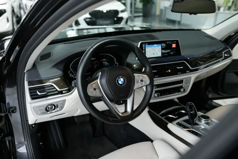BMW 745 (Seria 7) din 2021 cu 131.060 km - oferta BMW194384 - foto 3