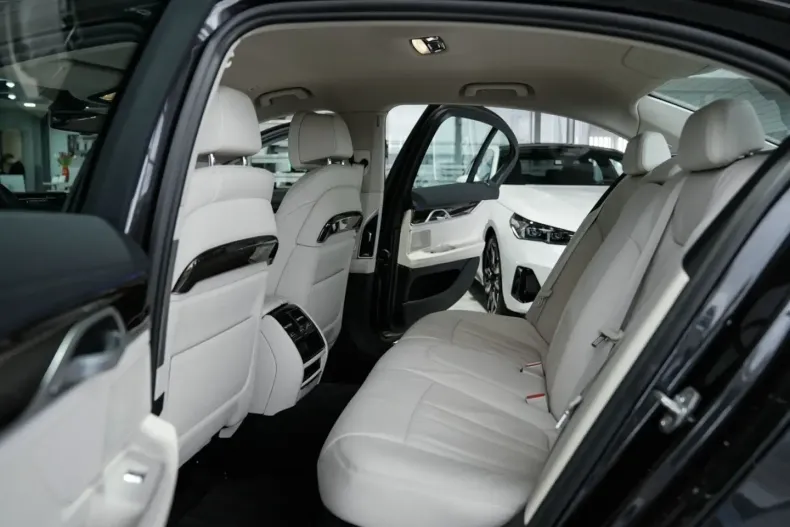 BMW 745 (Seria 7) din 2021 cu 131.060 km - oferta BMW194384 - foto 25