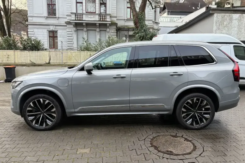 Volvo XC90 din 2025 cu 25.867 km - oferta VOL194409 - foto 4