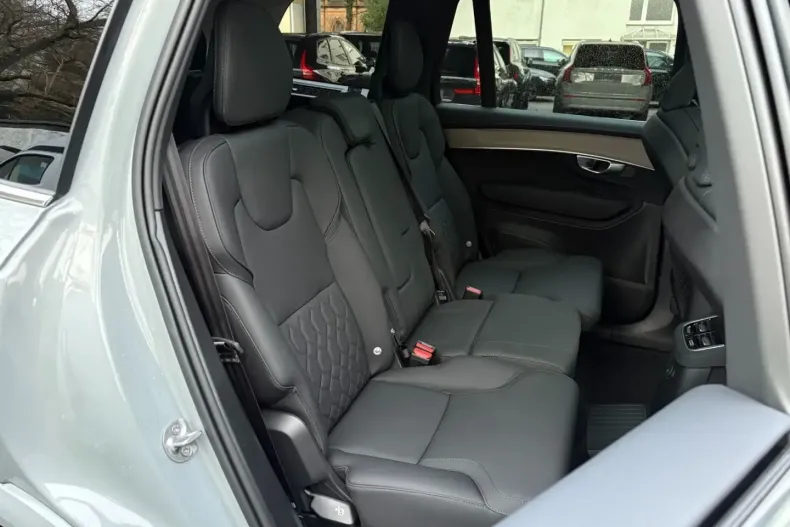 Volvo XC90 din 2025 cu 25.867 km - oferta VOL194409 - foto 14