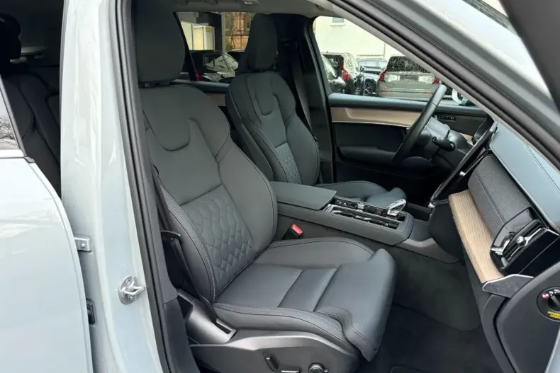 Volvo XC90 din 2025 cu 25.867 km - oferta VOL194409 - foto 15