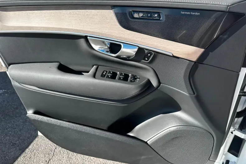 Volvo XC90 din 2025 cu 18.912 km - oferta VOL194412 - foto 11