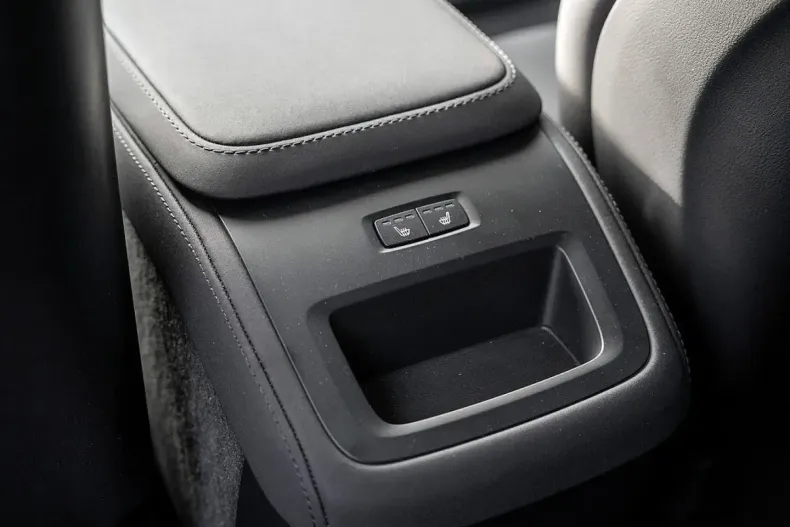 Volvo XC90 din 2025 cu 26.000 km - oferta VOL194415 - foto 8