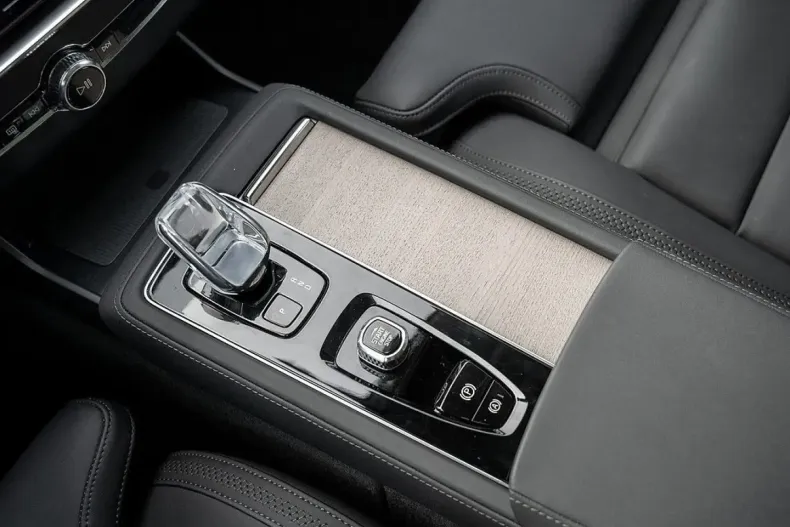 Volvo XC90 din 2025 cu 26.000 km - oferta VOL194415 - foto 19