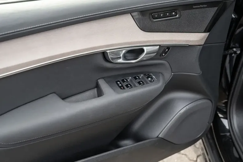 Volvo XC90 din 2025 cu 26.000 km - oferta VOL194415 - foto 24