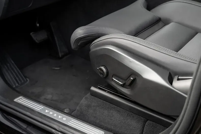 Volvo XC90 din 2025 cu 26.000 km - oferta VOL194415 - foto 26