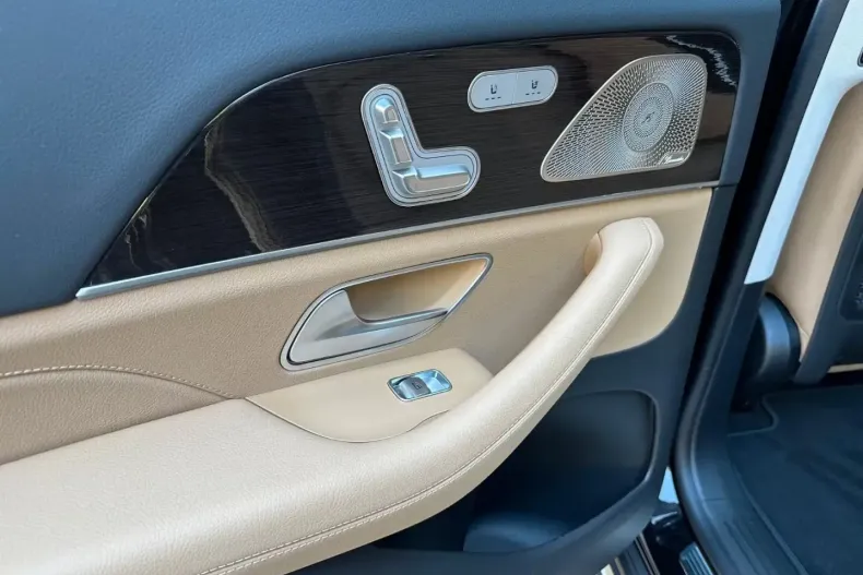 Mercedes-Benz GLS 580 (Clasa GLS) din 2025 cu 100 km - oferta MER194417 - foto 10