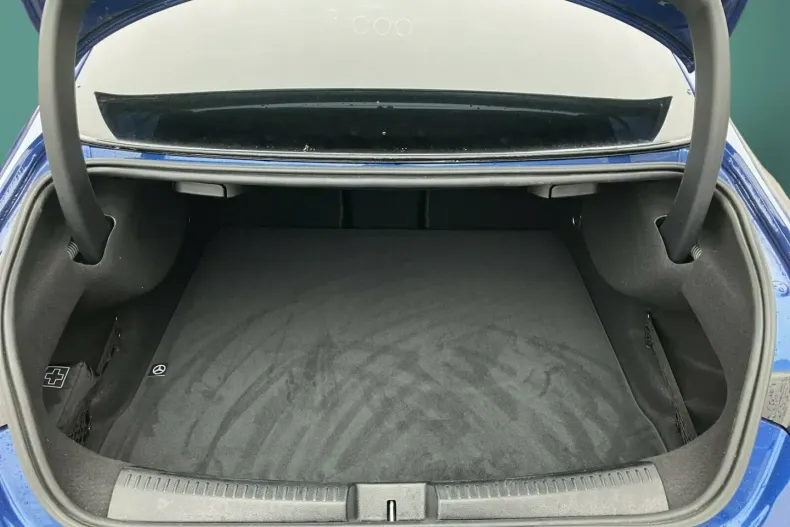 Mercedes-Benz CLA 250 (Clasa CLA) din 2024 cu 15.589 km - oferta MER194419 - foto 9