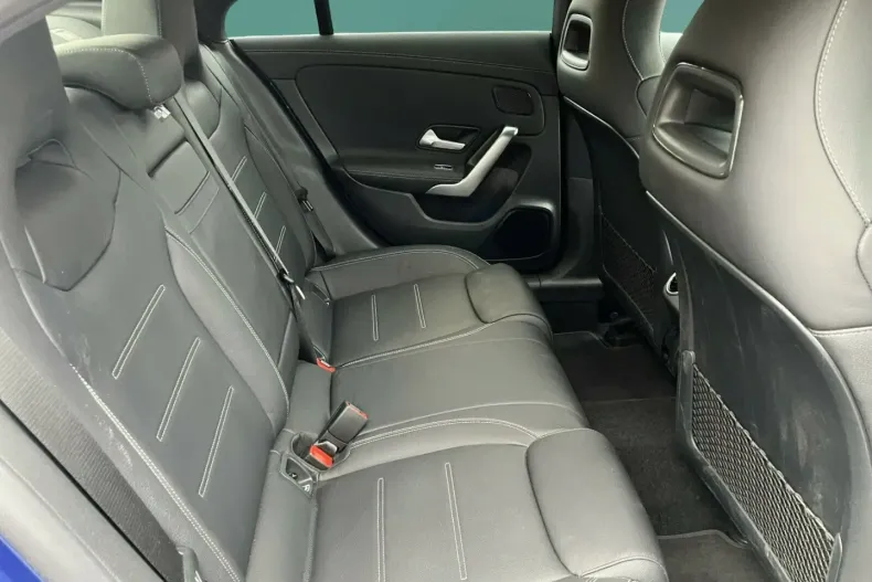 Mercedes-Benz CLA 250 (Clasa CLA) din 2024 cu 15.589 km - oferta MER194419 - foto 12