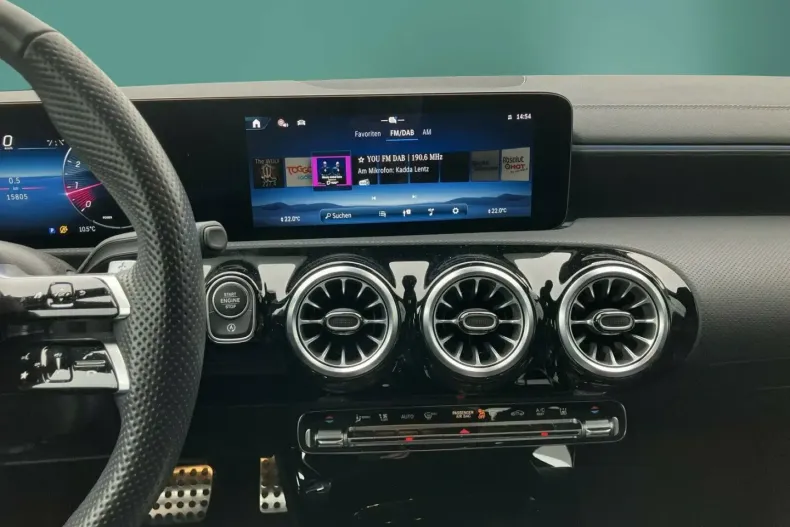 Mercedes-Benz CLA 250 (Clasa CLA) din 2024 cu 15.589 km - oferta MER194419 - foto 15