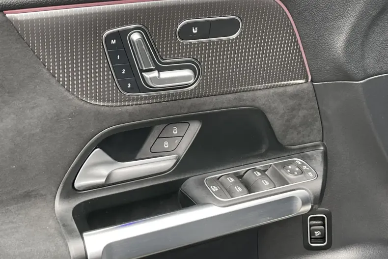 Mercedes-Benz EQB din 2023 cu 29.530 km - oferta MER194426 - foto 10