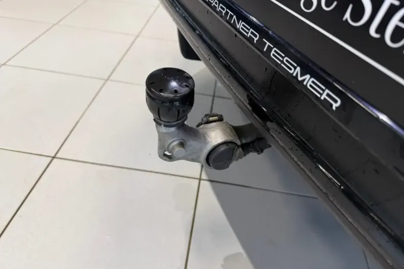 Mercedes-Benz GLC 300 (Clasa GLC) din 2021 cu 56.000 km - oferta MER194440 - foto 14
