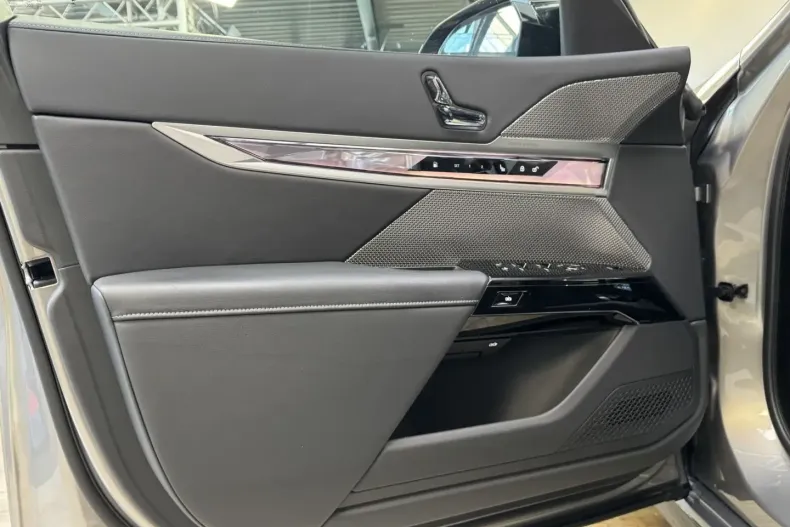 BMW M760 (Seria 7) din 2025 cu 12.000 km - oferta BMW194475 - foto 17