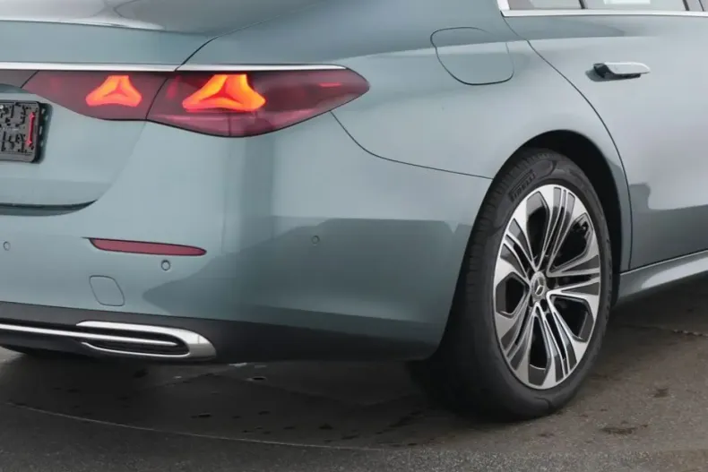 Mercedes-Benz E 300 (Clasa E) din 2024 cu 26.986 km - oferta MER194476 - foto 4