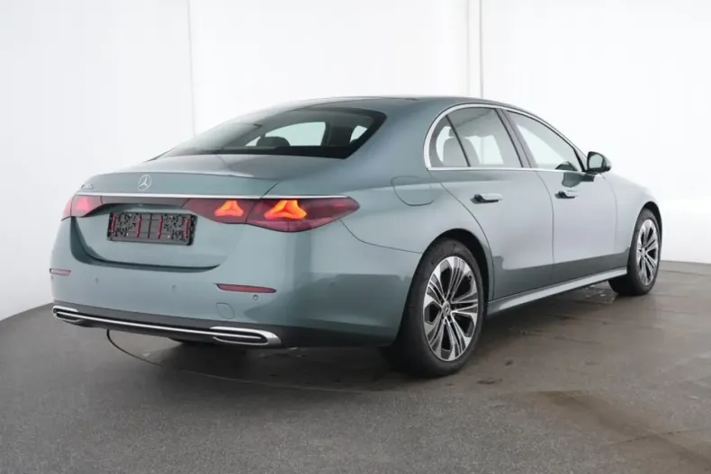 Mercedes-Benz E 300 (Clasa E) din 2024 cu 26.986 km - oferta MER194476 - foto 5