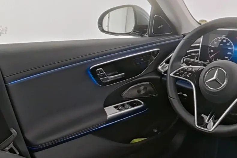 Mercedes-Benz E 300 (Clasa E) din 2024 cu 26.986 km - oferta MER194476 - foto 6