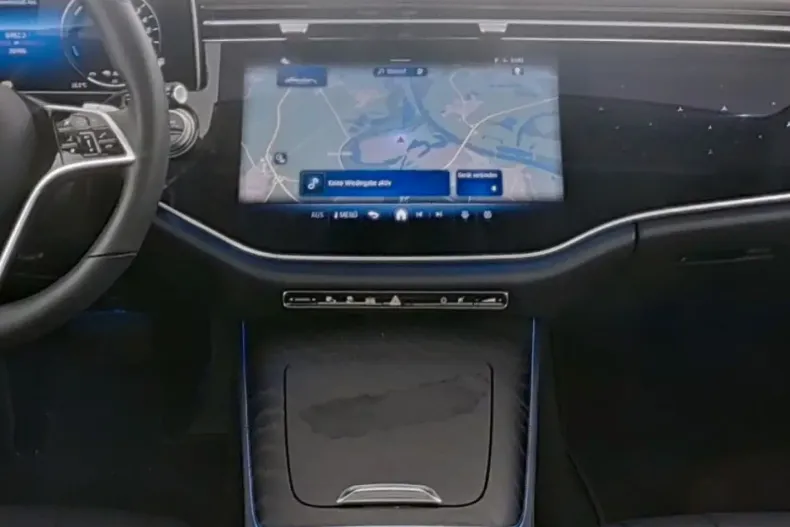 Mercedes-Benz E 300 (Clasa E) din 2024 cu 26.986 km - oferta MER194476 - foto 8