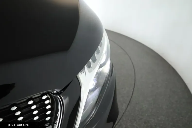 Mercedes-Benz V 300 (Clasa V) din 2023 cu 43.200 km - oferta MER194488 - foto 24