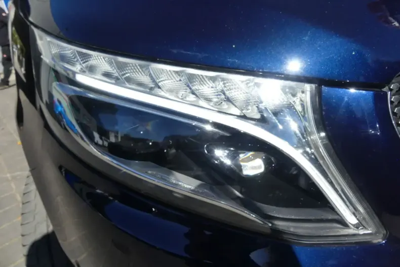 Mercedes-Benz V 300 (Clasa V) din 2022 cu 63.788 km - oferta MER194499 - foto 28