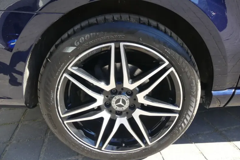 Mercedes-Benz V 300 (Clasa V) din 2022 cu 63.788 km - oferta MER194499 - foto 30