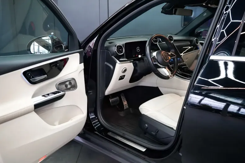 Mercedes-Benz GLC 300 (Clasa GLC) din 2023 cu 55.000 km - oferta MER194536 - foto 5